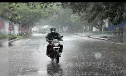 ബംഗാള്‍ ഉള്‍ക്കടലില്‍ ന്യൂനമര്‍ദ്ദം; ഇന്നും നാളെയും ഇടിമിന്നലോട് കൂടിയ ശക്തമായ മഴ