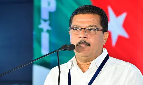 പൊതുശ്മശാനത്തില്‍ ജാതി മതില്‍:ജാതി വ്യവസ്ഥയുടെ ക്രൂരമുഖം വ്യക്തമാക്കുന്നു- റോയ് അറയ്ക്കൽ