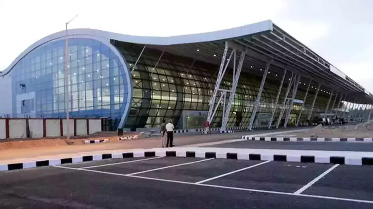 ശ്രീപത്മനാഭസ്വാമി ക്ഷേത്രത്തിലെ പൈങ്കുനി ആറാട്ട് ഘോഷയാത്ര; തിരുവനന്തപുരം വിമാനത്താവളം അടച്ചിടും ശ്രീപത്മനാഭസ്വാമി ക്ഷേത്രത്തിലെ പൈങ്കുനി ആറാട്ട് ഘോഷയാത്ര; തിരുവനന്തപുരം വിമാനത്താവളം അടച്ചിടും