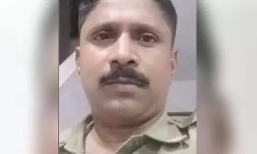 പോലിസുകാരന് തൂങ്ങിമരിച്ച നിലയില് പോലിസുകാരന് തൂങ്ങിമരിച്ച നിലയില്