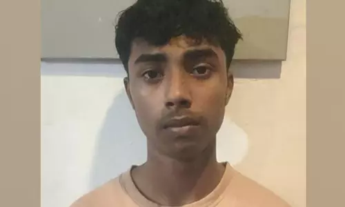 ജോലി വാഗ്ദാനം ചെയ്ത് 17.5 ലക്ഷം തട്ടിയ 19കാരന് അറസ്റ്റില് ജോലി വാഗ്ദാനം ചെയ്ത് 17.5 ലക്ഷം തട്ടിയ 19കാരന് അറസ്റ്റില്