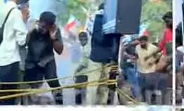 വഖ്ഫ് ഭേദഗതി നിയമത്തിനെതിരായ സോളിഡാരിറ്റി-എസ്ഐഒ എയര്പോര്ട്ട് ഉപരോധസമരത്തില് സംഘര്ഷം വഖ്ഫ് ഭേദഗതി നിയമത്തിനെതിരായ സോളിഡാരിറ്റി-എസ്ഐഒ എയര്പോര്ട്ട് ഉപരോധസമരത്തില് സംഘര്ഷം