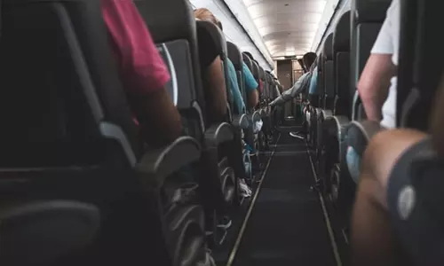 എയര് ഇന്ത്യ വിമാനത്തില് ഇന്ത്യക്കാരന് ജപ്പാന്കാരന്റെ മേല് മൂത്രമൊഴിച്ചതായി പരാതി എയര് ഇന്ത്യ വിമാനത്തില് ഇന്ത്യക്കാരന് ജപ്പാന്കാരന്റെ മേല് മൂത്രമൊഴിച്ചതായി പരാതി