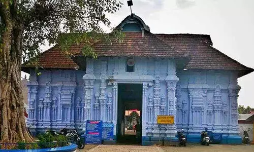കൂടല്മാണിക്യം ക്ഷേത്രത്തില് പുതിയ കഴകക്കാരന് വരുന്നു; ഈഴവ ഉദ്യോഗാര്ഥിക്ക് അഡൈ്വസ് മെമ്മോ കൂടല്മാണിക്യം ക്ഷേത്രത്തില് പുതിയ കഴകക്കാരന് വരുന്നു; ഈഴവ ഉദ്യോഗാര്ഥിക്ക് അഡൈ്വസ് മെമ്മോ