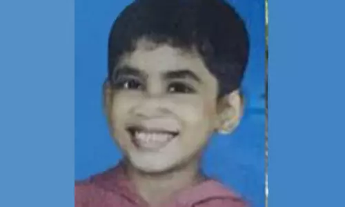 ആറുവയസുകാരനെ കുളത്തില് മരിച്ചനിലയില് കണ്ടെത്തിയ സംഭവം കൊലപാതകമെന്ന് പോലിസ്; 20കാരന് കസ്റ്റഡിയില് ആറുവയസുകാരനെ കുളത്തില് മരിച്ചനിലയില് കണ്ടെത്തിയ സംഭവം കൊലപാതകമെന്ന് പോലിസ്; 20കാരന് കസ്റ്റഡിയില്