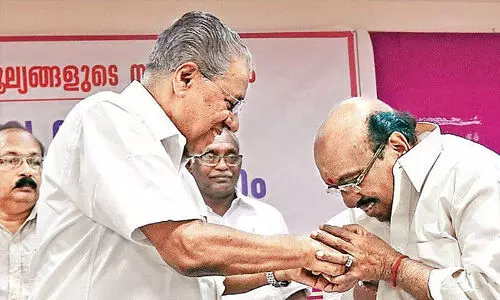വെള്ളാപ്പള്ളിയെ ആദരിക്കാനുള്ള ചടങ്ങില്‍ മുഖ്യമന്ത്രി പങ്കെടുക്കും