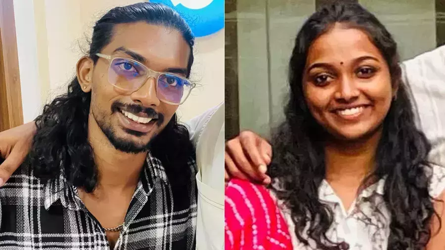 മലപ്പുറത്ത് ബസും ബൈക്കും കൂട്ടിയിടിച്ച് അപകടം; രണ്ടുപേര് മരിച്ചു മലപ്പുറത്ത് ബസും ബൈക്കും കൂട്ടിയിടിച്ച് അപകടം; രണ്ടുപേര് മരിച്ചു