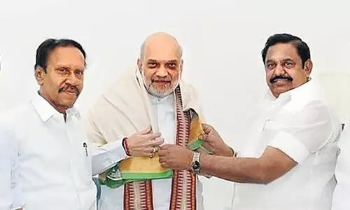 തമിഴ്നാട്ടില് അണ്ണാ ഡിഎംകെ-ബിജെപി സഖ്യം തമിഴ്നാട്ടില് അണ്ണാ ഡിഎംകെ-ബിജെപി സഖ്യം