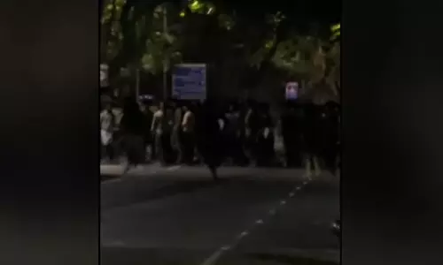 മഹാരാജാസ് കോളജ് വിദ്യാര്ഥികളും അഭിഭാഷകരും തമ്മില് സംഘര്ഷം; 24 പേര്ക്ക് പരിക്ക് മഹാരാജാസ് കോളജ് വിദ്യാര്ഥികളും അഭിഭാഷകരും തമ്മില് സംഘര്ഷം; 24 പേര്ക്ക് പരിക്ക്