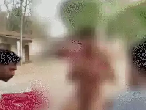 ഇതരജാതിയില്‍പെട്ട പെണ്‍കുട്ടിയെ പ്രണയിച്ചു; ദലിത് പുരുഷനെ നഗ്‌നനാക്കി മര്‍ദ്ദിച്ച കേസില്‍ ഏഴുപേര്‍ അറസ്റ്റില്‍