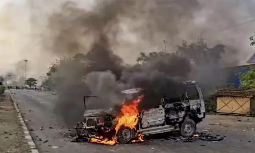 വഖ്ഫ് സ്വത്ത് തട്ടിയെടുക്കുന്നതിനെതിരെ ബംഗാളില് ശക്തമായ പ്രതിഷേധം (വീഡിയോ) വഖ്ഫ് സ്വത്ത് തട്ടിയെടുക്കുന്നതിനെതിരെ ബംഗാളില് ശക്തമായ പ്രതിഷേധം (വീഡിയോ)