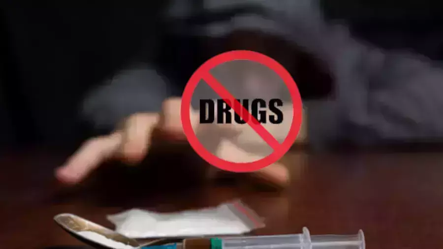 മോതിരം വിഴുങ്ങിയെന്ന് യുവാവ്; ഡി അഡിക്ഷൻ സെൻ്ററിലേക്ക് കൊണ്ടുപോയ യുവാവ് പുഴയിൽ ചാടി മോതിരം വിഴുങ്ങിയെന്ന് യുവാവ്; ഡി അഡിക്ഷൻ സെൻ്ററിലേക്ക് കൊണ്ടുപോയ യുവാവ് പുഴയിൽ ചാടി