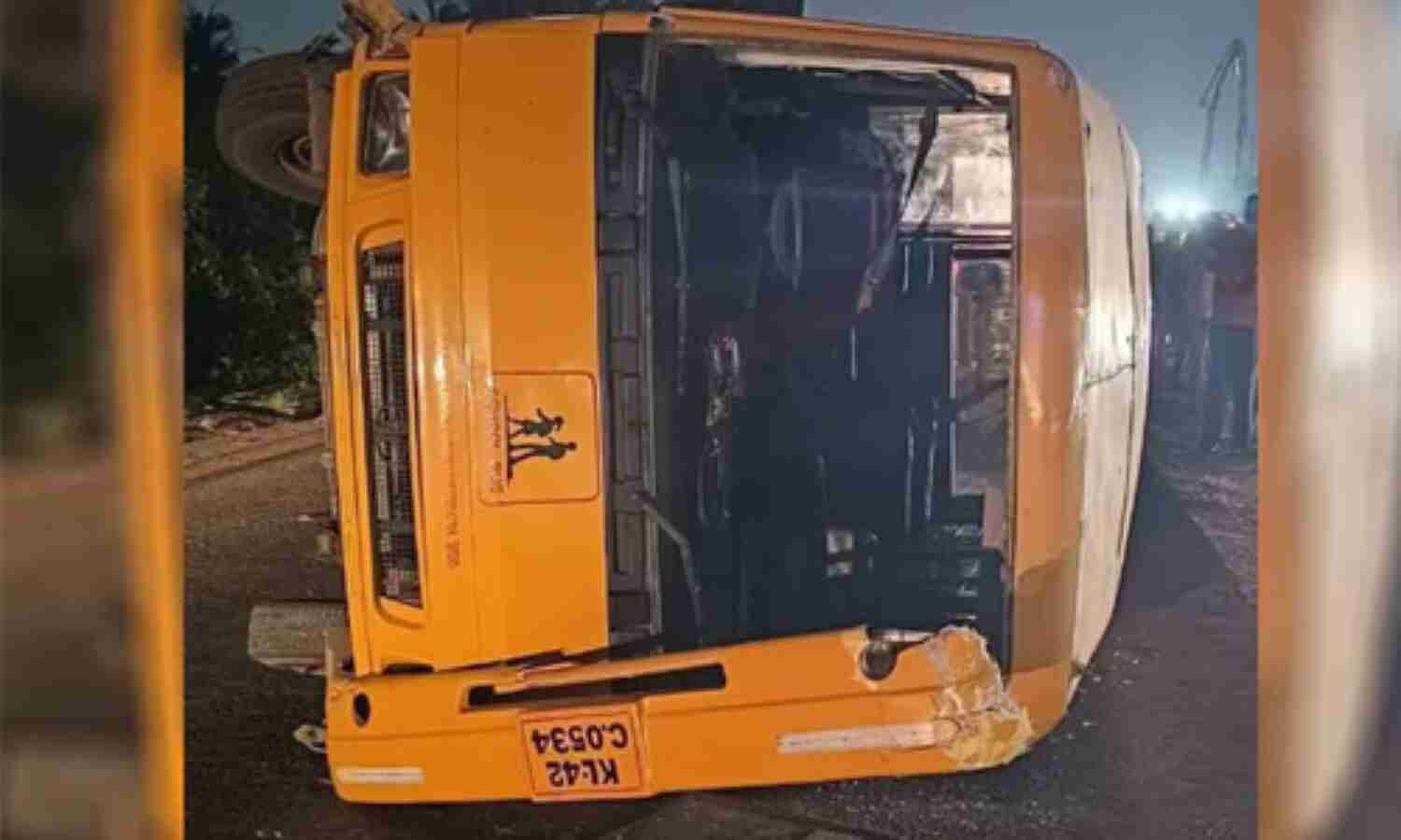 സ്കൂള് ബസ്സ് മറിഞ്ഞ് കബഡി താരങ്ങളായ 13 വിദ്യാര്ഥിനികള്ക്ക് പരിക്ക് സ്കൂള് ബസ്സ് മറിഞ്ഞ് കബഡി താരങ്ങളായ 13 വിദ്യാര്ഥിനികള്ക്ക് പരിക്ക്