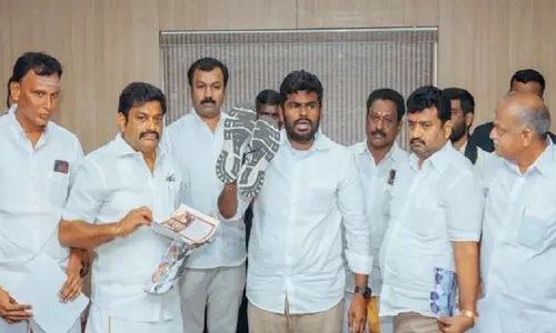 ഡിഎംകെ അധികാരത്തില് നിന്ന് പുറത്തായാലേ ചെരിപ്പ് ഇടൂയെന്ന ശപഥത്തില് നിന്നും പിന്മാറി അണ്ണാമലൈ ഡിഎംകെ അധികാരത്തില് നിന്ന് പുറത്തായാലേ ചെരിപ്പ് ഇടൂയെന്ന ശപഥത്തില് നിന്നും പിന്മാറി അണ്ണാമലൈ