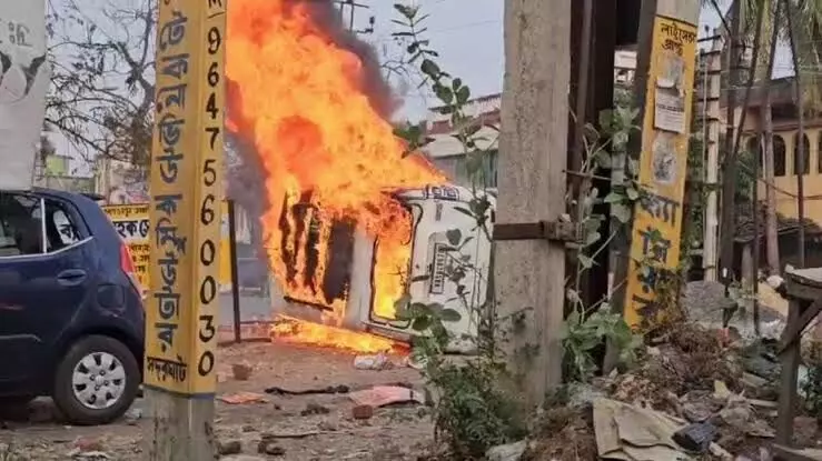 വഖ്ഫ് ഭേദഗതി നിയമത്തിനെതിരായ പ്രതിഷേധം; ബംഗാളിൽ അഫ്സ്പ ഏർപ്പെടുത്തണമെന്ന് ബിജെപി വഖ്ഫ് ഭേദഗതി നിയമത്തിനെതിരായ പ്രതിഷേധം; ബംഗാളിൽ അഫ്സ്പ ഏർപ്പെടുത്തണമെന്ന് ബിജെപി