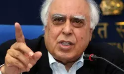 കോൺഗ്രസിനെ തളർത്താൻ സർക്കാർ അന്വേഷണ ഏജൻസികളെ ഉപയോഗിക്കുന്നു: കപിൽ സിബൽ