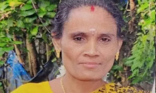 മധ്യവയസ്ക്കയെ വീട്ടില് കയറി ചുറ്റിക കൊണ്ട് തലയ്ക്കടിച്ചു കൊന്നു മധ്യവയസ്ക്കയെ വീട്ടില് കയറി ചുറ്റിക കൊണ്ട് തലയ്ക്കടിച്ചു കൊന്നു