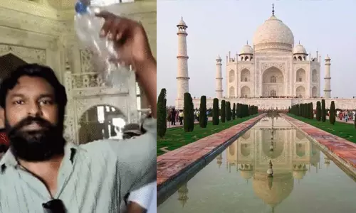 താജ് മഹല് ഹിന്ദു ക്ഷേത്രമെന്ന് ഷാജഹാന് ചക്രവര്ത്തിയുടെ ഖബറില് ഗംഗാനദിയിലെ വെള്ളം ഒഴിച്ച് ഹിന്ദുത്വന്(video) താജ് മഹല് ഹിന്ദു ക്ഷേത്രമെന്ന് ഷാജഹാന് ചക്രവര്ത്തിയുടെ ഖബറില് ഗംഗാനദിയിലെ വെള്ളം ഒഴിച്ച് ഹിന്ദുത്വന്(video)