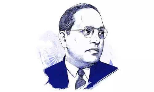 അംബേദ്കറെ ആദരിക്കുന്ന പരിപാടി കാവിവൽക്കരിക്കാൻ ശ്രമം: യോഗിയുടെ പ്രസംഗവേദിയിൽ ജയ് ഭീം വിളികളുമായി പ്രതിഷേധം (video)