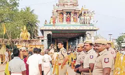 അടച്ചിട്ട ക്ഷേത്രം തുറക്കാന്‍ ഉത്തരവിട്ട് കോടതി; പോലിസ് സംരക്ഷണത്തില്‍ ദര്‍ശനം നടത്തി ദലിതര്‍