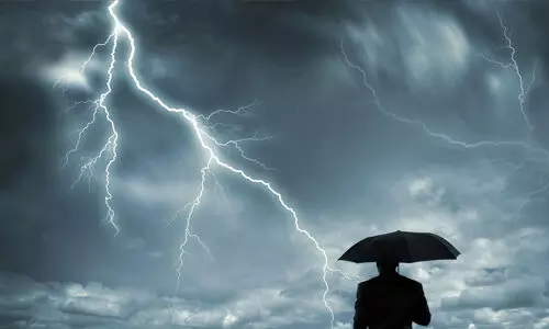 കേരളത്തില് ഇന്നും മഴയ്ക്ക് സാധ്യത; ഇടിമിന്നല് ജാഗ്രത നിര്ദേശം കേരളത്തില് ഇന്നും മഴയ്ക്ക് സാധ്യത; ഇടിമിന്നല് ജാഗ്രത നിര്ദേശം