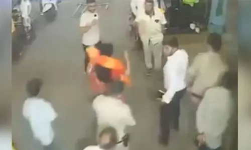 ബാങ്ക് വിളി നിര്‍ത്തണമെന്ന് ദര്‍ഗ ജീവനക്കാരെ ഭീഷണിപ്പെടുത്തി ബിജെപി എംപി (വീഡിയോ)