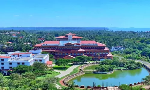 കണ്ണൂര്‍ സര്‍വ്വകലാശാലയിലെ ചോദ്യപേപ്പര്‍ ചോര്‍ച്ചയില്‍ പ്രിന്‍സിപ്പലിന് സസ്‌പെന്‍ഷന്‍