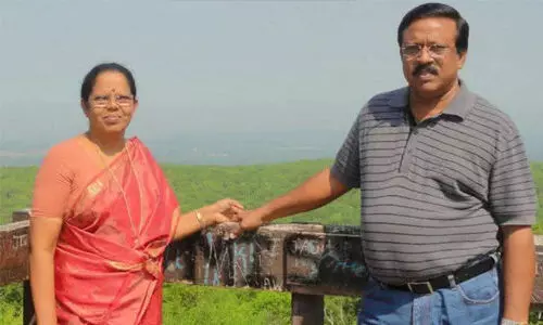 കോട്ടയത്ത് ഓഡിറ്റോറിയം ഉടമയും ഭാര്യയും വീട്ടില്‍ മരിച്ചനിലയില്‍; രക്തംവാര്‍ന്ന് മൃതദേഹങ്ങള്‍, കൊലപാതകമെന്ന് സംശയം