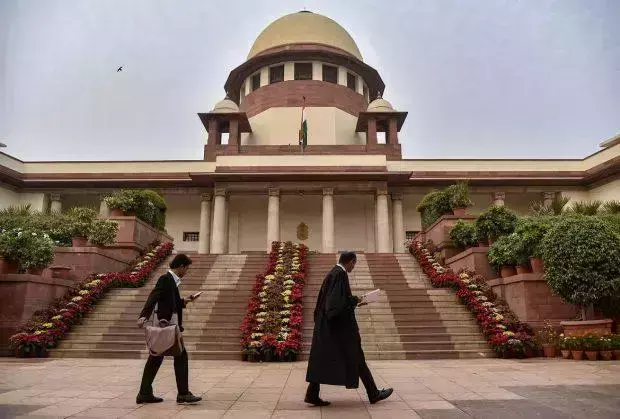 ബില്ലുകള്ക്ക് സമയപരിധി: തമിഴ്നാട് കേസിലെ വിധി ബാധകമാക്കണമെന്ന് കേരളം, എതിര്ത്ത് കേന്ദ്രം ബില്ലുകള്ക്ക് സമയപരിധി: തമിഴ്നാട് കേസിലെ വിധി ബാധകമാക്കണമെന്ന് കേരളം, എതിര്ത്ത് കേന്ദ്രം