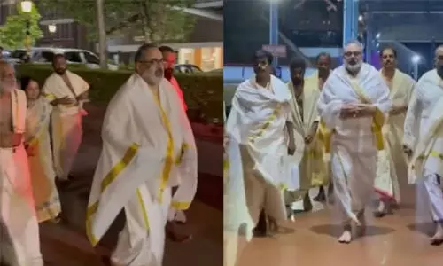 ഗുരുവായൂര് അമ്പലത്തില് റീല്സ് ചിത്രീകരിച്ച രാജീവ് ചന്ദ്രശേഖറിനെതിരെ പരാതി ഗുരുവായൂര് അമ്പലത്തില് റീല്സ് ചിത്രീകരിച്ച രാജീവ് ചന്ദ്രശേഖറിനെതിരെ പരാതി
