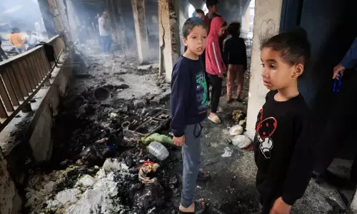 ഗസയില്‍ സ്‌കൂളിനു നേരെ ഇസ്രായേലിന്റെ ബോംബാക്രമണം; ഒരു കുട്ടി ഉള്‍പ്പെടെ 10 പേര്‍ കൊല്ലപ്പെട്ടു