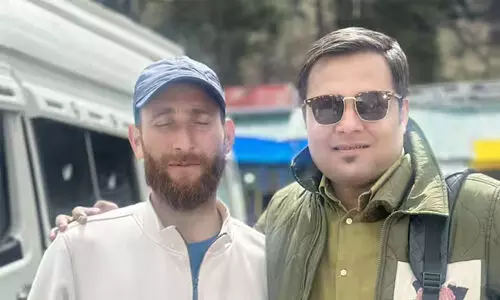 കശ്മീരിലെ നസാകത്ത് ഭായി ജീവന് രക്ഷിച്ചെന്ന് ബിജെപി നേതാവ് കശ്മീരിലെ നസാകത്ത് ഭായി ജീവന് രക്ഷിച്ചെന്ന് ബിജെപി നേതാവ്