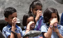 ഉയര്ന്ന താപനില; വിദ്യാഭ്യാസ സ്ഥാപനങ്ങള്ക്ക് വേനല്ക്കാല അവധി പ്രഖ്യാപിച്ച് ഒഡിഷ ഉയര്ന്ന താപനില; വിദ്യാഭ്യാസ സ്ഥാപനങ്ങള്ക്ക് വേനല്ക്കാല അവധി പ്രഖ്യാപിച്ച് ഒഡിഷ