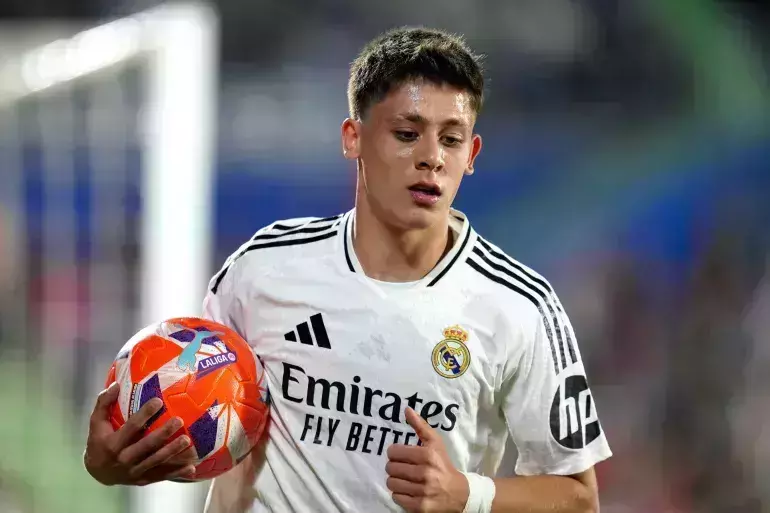 സ്പാനിഷ് ലീഗ്; കിരീടത്തിനായി ഇഞ്ചോടിഞ്ച് പോരാട്ടം; റയലിന് ജയം; ബാഴ്‌സയുമായുള്ള ലീഡ് നാലായി കുറച്ചു