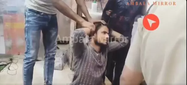 പഹല്ഗാം ആക്രമണം; അംബാലയില് മുസ്ലിംകളുടെ കൂടുതല് കടകള് ആക്രമിച്ച് ഹിന്ദുത്വര് പഹല്ഗാം ആക്രമണം; അംബാലയില് മുസ്ലിംകളുടെ കൂടുതല് കടകള് ആക്രമിച്ച് ഹിന്ദുത്വര്