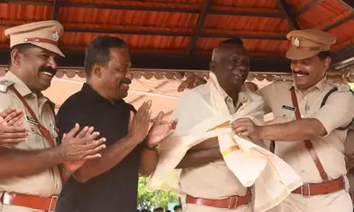 ഐ എം വിജയന് പോലിസില് നിന്നും വിരമിച്ചു ഐ എം വിജയന് പോലിസില് നിന്നും വിരമിച്ചു