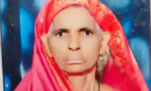 അമിതവേഗത്തെ ചോദ്യം ചെയ്ത ദലിത് വയോധികയെ കാര് കയറ്റിക്കൊന്ന നാലുപേര് അറസ്റ്റില് അമിതവേഗത്തെ ചോദ്യം ചെയ്ത ദലിത് വയോധികയെ കാര് കയറ്റിക്കൊന്ന നാലുപേര് അറസ്റ്റില്