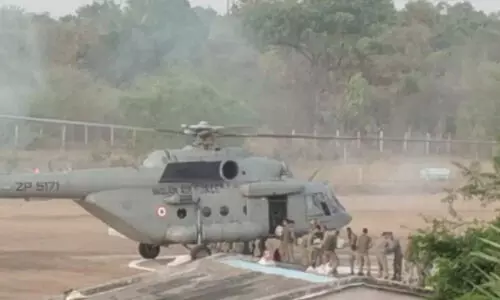 തെലങ്കാന-ഛത്തീസ്ഗഡ് അതിര്ത്തിയില് വന് മാവോവാദി വിരുദ്ധ ഓപ്പറേഷന്; ഹെലികോപ്റ്ററുകളും 7,000 കമാന്ഡോകളും പങ്കെടുക്കുന്നതായി റിപോര്ട്ട് തെലങ്കാന-ഛത്തീസ്ഗഡ് അതിര്ത്തിയില് വന് മാവോവാദി വിരുദ്ധ ഓപ്പറേഷന്; ഹെലികോപ്റ്ററുകളും 7,000 കമാന്ഡോകളും പങ്കെടുക്കുന്നതായി റിപോര്ട്ട്