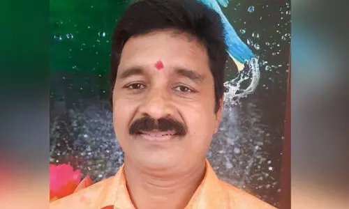 പത്തൊമ്പതുകാരിയെ പീഡിപ്പിച്ച സേവാഭാരതി മുന് ജോയിന്റ് സെക്രട്ടറി അറസ്റ്റില് പത്തൊമ്പതുകാരിയെ പീഡിപ്പിച്ച സേവാഭാരതി മുന് ജോയിന്റ് സെക്രട്ടറി അറസ്റ്റില്