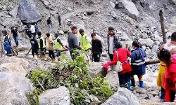 വടക്കന്‍ സിക്കിമില്‍ കനത്ത മഴ, മണ്ണിടിച്ചില്‍; ആയിരത്തിലധികം വിനോദസഞ്ചാരികള്‍ കുടുങ്ങിക്കിടക്കുന്നു