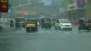 കേരളത്തില് വിവിധ ജില്ലകളില് മഴ കനക്കും കേരളത്തില് വിവിധ ജില്ലകളില് മഴ കനക്കും