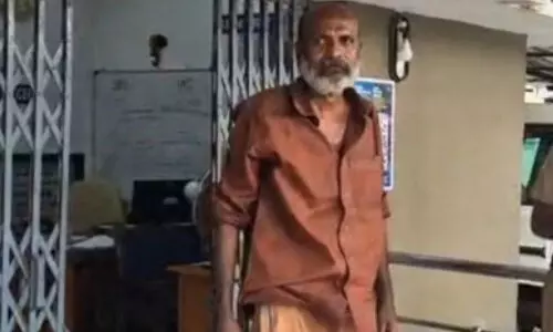 പാലം നിര്മാണത്തിനിടെ കമ്പി മോഷ്ടിച്ച കോണ്ഗ്രസ് പ്രവര്ത്തകന് പിടിയില് പാലം നിര്മാണത്തിനിടെ കമ്പി മോഷ്ടിച്ച കോണ്ഗ്രസ് പ്രവര്ത്തകന് പിടിയില്