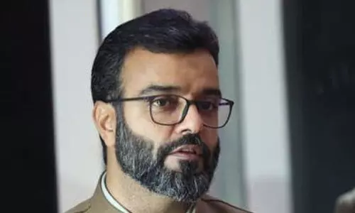 കശ്മീരിനും കശ്മീരികള്ക്കും കൂട്ടായ ശിക്ഷ നല്കുന്നു: കശ്മീര് എംപി കശ്മീരിനും കശ്മീരികള്ക്കും കൂട്ടായ ശിക്ഷ നല്കുന്നു: കശ്മീര് എംപി