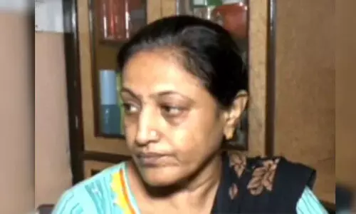 35 വര്ഷമായി ഇന്ത്യയില്; ശാരദാ ബായ് തിരിച്ചു പോവണമെന്ന് പോലിസ്; പാകിസ്താനില് ആരുമില്ലെന്ന് ശാരദാ ബായ് 35 വര്ഷമായി ഇന്ത്യയില്; ശാരദാ ബായ് തിരിച്ചു പോവണമെന്ന് പോലിസ്; പാകിസ്താനില് ആരുമില്ലെന്ന് ശാരദാ ബായ്