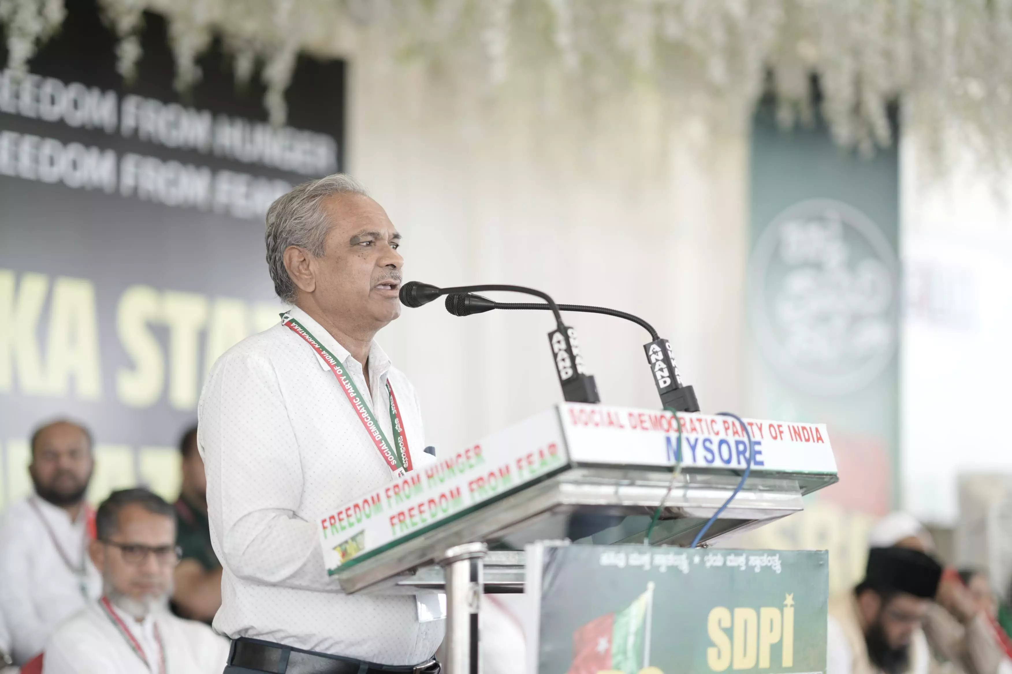 ഇന്ത്യയുടെ സമന്വയ പാരമ്പര്യം മായ്ച്ചുകളയാനുളള നീക്കം അവസാനിപ്പിക്കണം; എന്സിഇആര്ടിയുടെ പാഠപുസ്തക മാറ്റങ്ങള്ക്കെതിരേ എസ്ഡിപിഐ ഇന്ത്യയുടെ സമന്വയ പാരമ്പര്യം മായ്ച്ചുകളയാനുളള നീക്കം അവസാനിപ്പിക്കണം; എന്സിഇആര്ടിയുടെ പാഠപുസ്തക മാറ്റങ്ങള്ക്കെതിരേ എസ്ഡിപിഐ