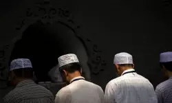 എന്‍എസ്എസ് ക്യാമ്പിനിടെ വിദ്യാര്‍ഥികളെ നമസ്‌കരിക്കാന്‍ പ്രേരിപ്പിച്ചെന്ന്; ഏഴു പ്രഫസര്‍മാര്‍ക്കെതിരെ കേസ്, പരാതി നല്‍കാനെത്തിയത് ഹിന്ദുത്വര്‍ക്കൊപ്പം