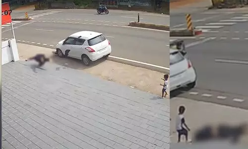 സ്ത്രീയെ കാറിടിച്ച് തെറിപ്പിച്ചു; ഓടിച്ചെന്ന് എണീപ്പിക്കാന് ശ്രമിച്ച് മകന് സ്ത്രീയെ കാറിടിച്ച് തെറിപ്പിച്ചു; ഓടിച്ചെന്ന് എണീപ്പിക്കാന് ശ്രമിച്ച് മകന്