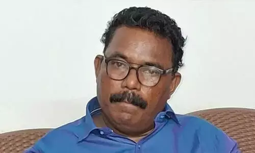 ആയിരം രൂപ കൈക്കൂലി വാങ്ങിയ സ്വീപ്പര് പിടിയില് ആയിരം രൂപ കൈക്കൂലി വാങ്ങിയ സ്വീപ്പര് പിടിയില്