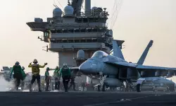 ഹൂത്തികളുടെ ആക്രമണത്തില്‍ നിന്നും രക്ഷപ്പെടാന്‍ വളച്ച യുഎസ് പടക്കപ്പലില്‍ നിന്നും യുദ്ധവിമാനം ചെങ്കടലില്‍ വീണു; 510 കോടി രൂപ വിലവരുന്ന എഫ്എ 18 ഫൈറ്റര്‍ ജെറ്റാണ് യുഎസിന് നഷ്ടമായത്