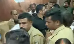 ഹെഡ്‌ഗേവാര്‍ വിവാദം; നഗരസഭയില്‍ സംഘര്‍ഷം; ജനകീയ പ്രതിരോധം തീര്‍ക്കുമെന്ന് രാഹുല്‍ മാങ്കൂട്ടത്തില്‍